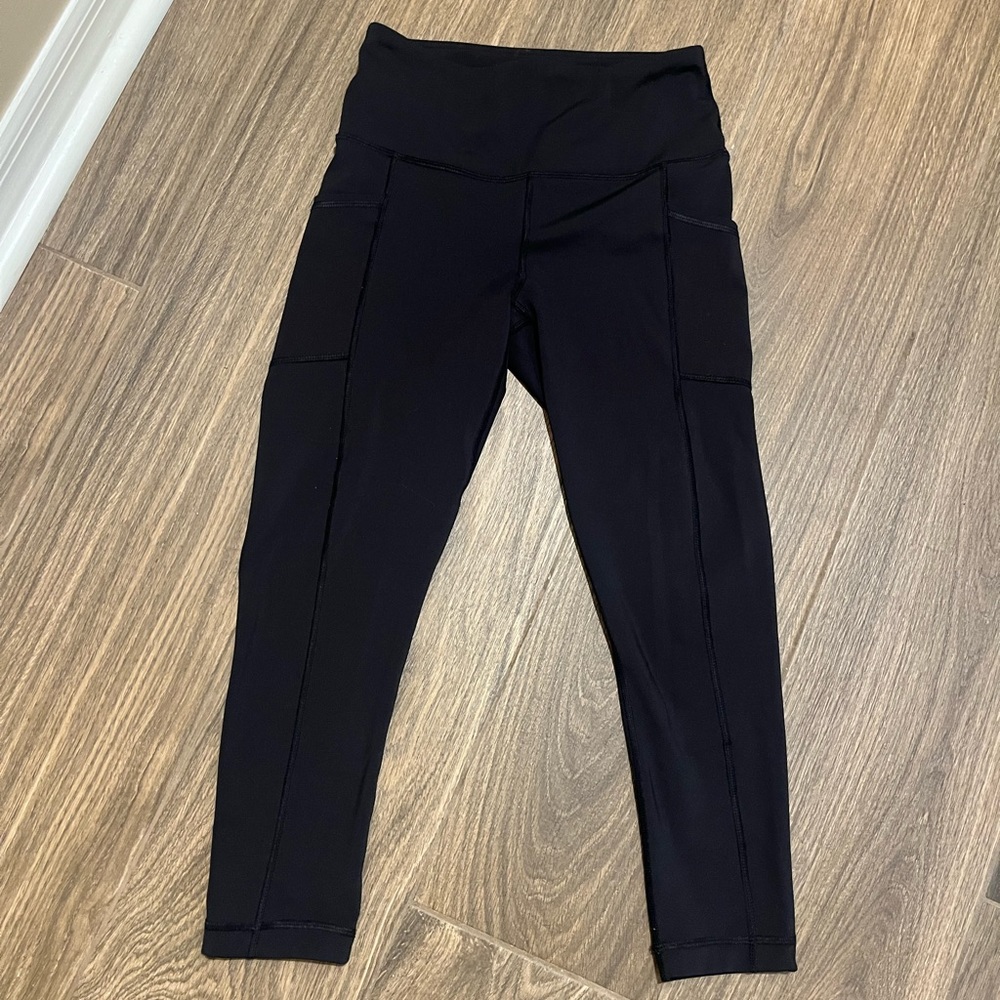 Black capri leggings